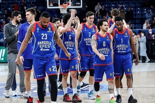 Анадолу Ефес проведе перші домашні матчі Євроліги у Чорногорії