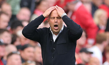 Арне Слот стал лучшим тренером августа в АПЛ