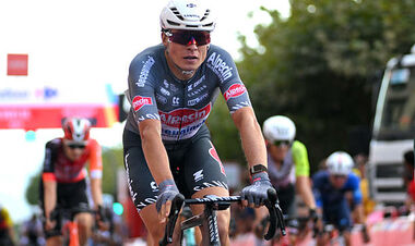 Вуэльта Испании 2025. 19-й этап выиграл Яспер Филипсен