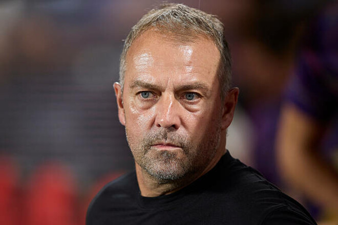 Звезды Барселоны чуть не подрались на тренировке. Флик вмешался