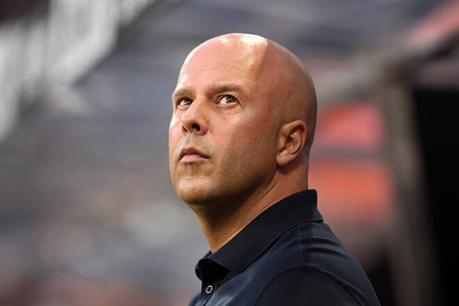 Арне Слот повторил уникальное достижение Фергюсона в Премьер-лиге