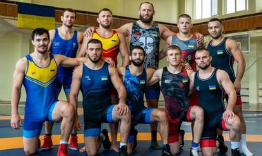 Украинские борцы начинают схватки за медали ЧМ-2025 в Загребе