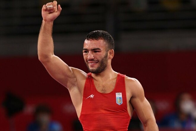 Хочу взять медаль ЧМ. Насибов пояснил, почему сменил весовую категорию