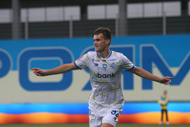 ВІДЕО. Михавко забив у роздягальню. Динамо виграло перший тайм