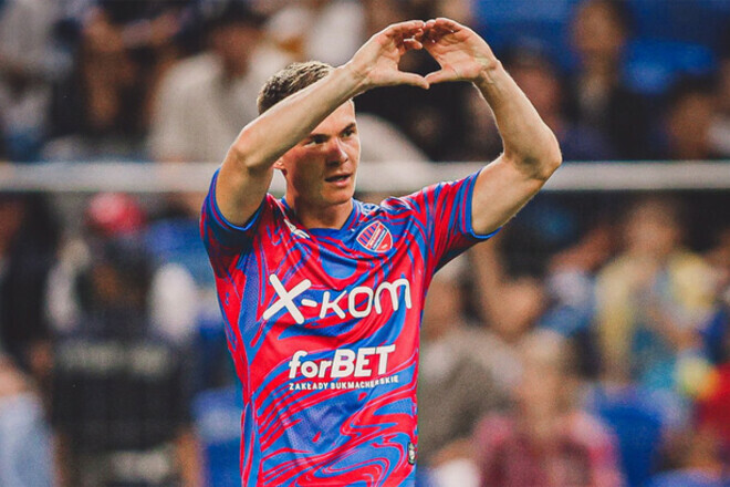 Реабілітолог збірної Польщі допомагає українцю після травми