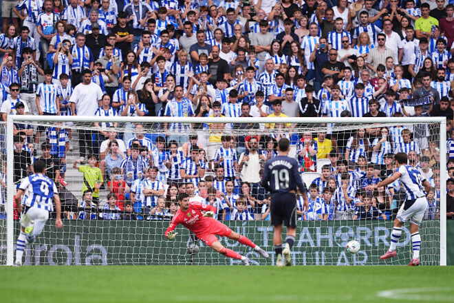 ВИДЕО. Куртуа прыгнул в другой угол: Оярсабаль с пенальти забил гол Реалу