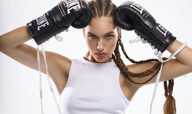 ФОТО. Українська телеведуча вразила новим образом і пожартувала про борщ