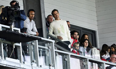 ФОТО. Екс-гравець МЮ помічений в компанії актора Райана Рейнольдса