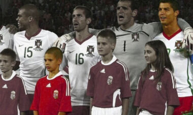 ФОТО. Фанатів вразив давній знімок Роналду і Собослаї. 16 років тому