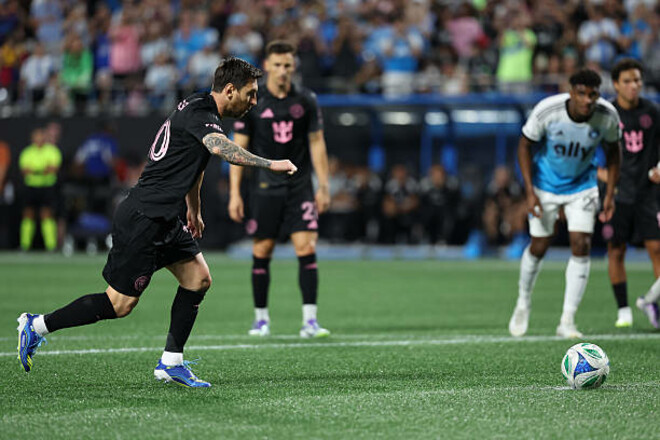 ВІДЕО. Перехитрити не вдалося. Мессі не забив пенальті у ворота Шарлотт