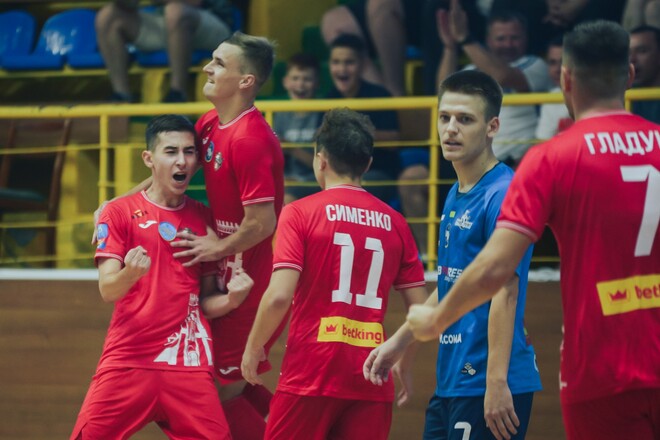 Экстралига по футзалу. Матчи 14 сентября. Смотреть онлайн LIVE