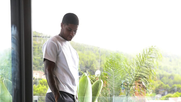 ФОТО. Футболіста Барселони розкритикували за «обрізання вух»