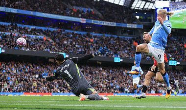 ВІДЕО. Ерлінг Холанд подвоїв перевагу Ман Сіті над Ман Юнайтед