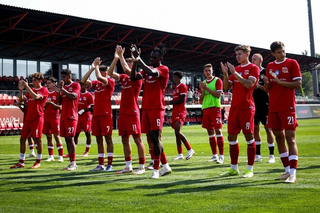 Матч Кривбаса та Полісся був перерваний через тривогу