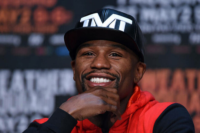 Флойд Мейвезер зірвав куш, зробивши ставку на бій Альварес – Кроуфорд