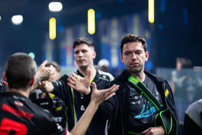 Тренер NAVI намекнул на изменения в составе. Им может стать игрок FaZe Clan