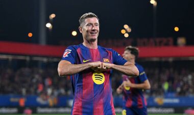 Лишилося 8 голів до Ференца Пушкаша. Левандовськи забив чергові голи