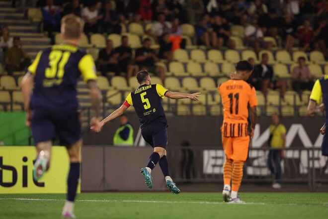 Осічки Динамо та Шахтаря, перемога Олександрії, Колос в лідерах