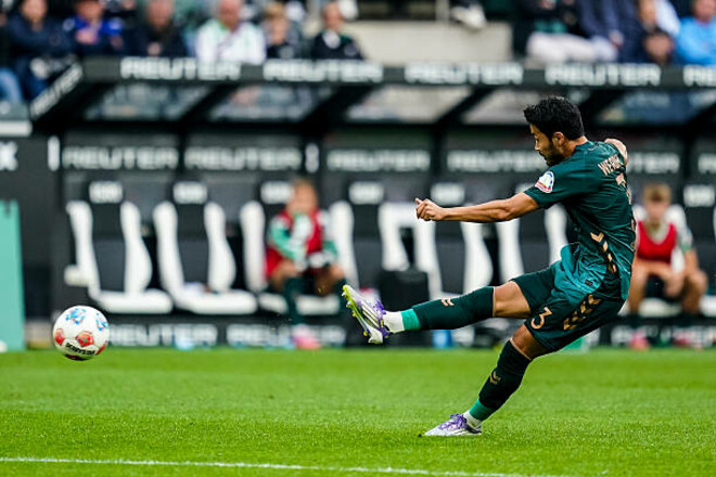 Падение продолжается. Боруссия Менхенгладбах разгромно уступила Вердеру