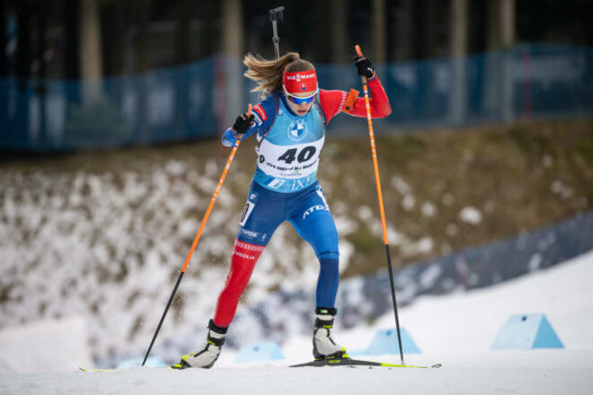 Фиалкова сообщила о помолвке. Экс-биатлонистка сыграла роскошную свадьбу