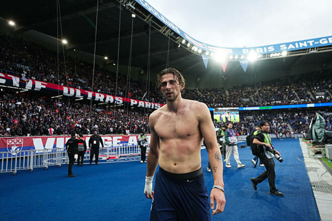 ФОТО. Забарный провел первый матч на домашнем стадионе ПСЖ