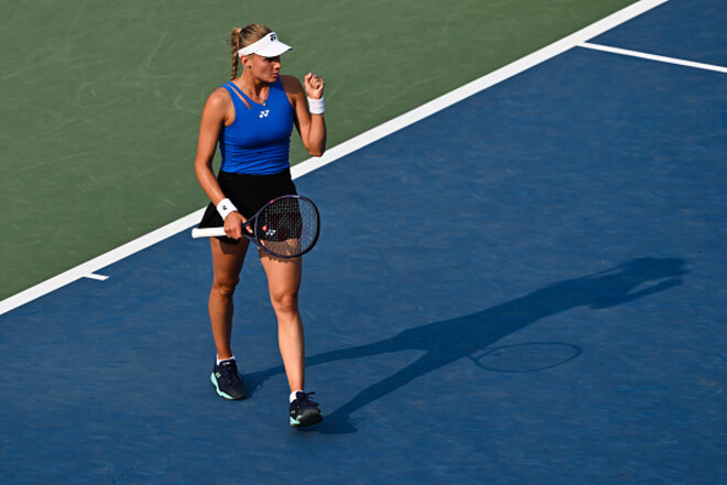 Yastremskaya spends the 200th week in the TOP-50 rating of WTA. How many Elina?