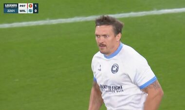 ФОТО. Усик зіграв 17 хвилин у першому таймі, після чого був замінений