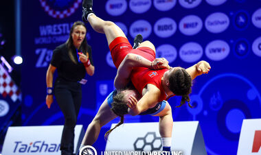 Победа над россиянином и первая медаль. Как прошел 3 день ЧМ по борьбе