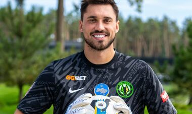 ФОТО. Полесье пожелало Бущану провести как можно больше матчей на ноль