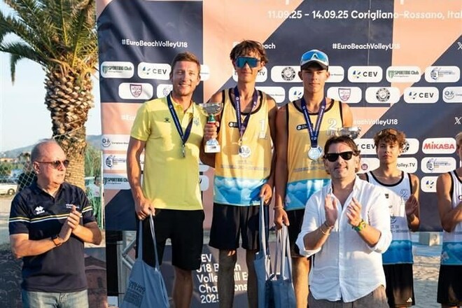 Украинцы завоевали серебро на молодежном ЧЕ по пляжному волейболу