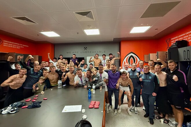 ФОТО. Як гравці Епіцентра раділи першій історичній перемозі в УПЛ