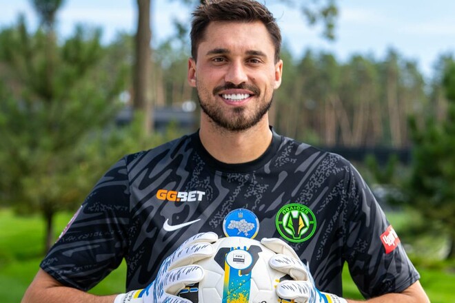 ФОТО. Полесье пожелало Бущану провести как можно больше матчей на ноль