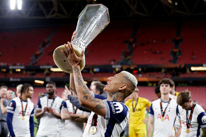 Титул Тоттенхема, контракт Ярмоленка, фейл у міні-футболі, трансфер Ваната?