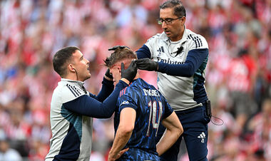 ФОТО. В Лиге чемпионов пролита кровь. Дьекереш рассек затылок в Бильбао