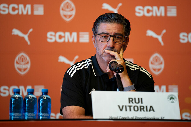 ОФІЦІЙНО. Панатінаїкос звільнив тренера, з яким вибив Шахтар із ЛЄ