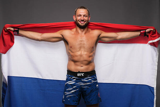 Претендент на титул UFC залишився без суперника. Довелося шукати заміну