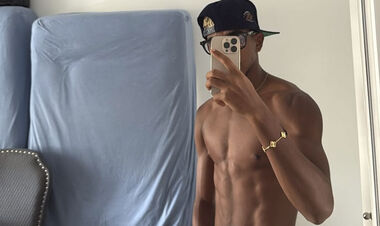 ФОТО. Звезда Барселоны опубликовал откровенный снимок с партнершей