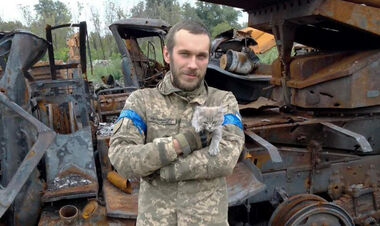 Склоним головы. Боевой медик, фанат Нивы погиб от пули снайпера