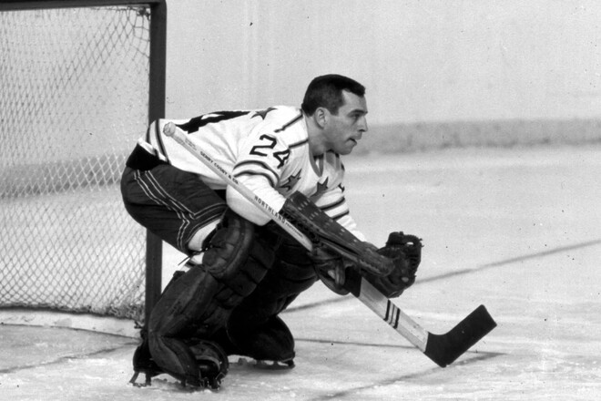 Умер легендарный вратарь и шестикратный участник Матча всех звезд НХЛ