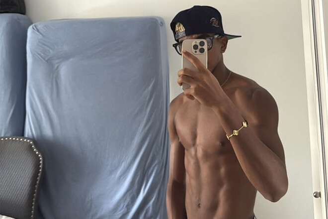 ФОТО. Звезда Барселоны опубликовал откровенный снимок с партнершей