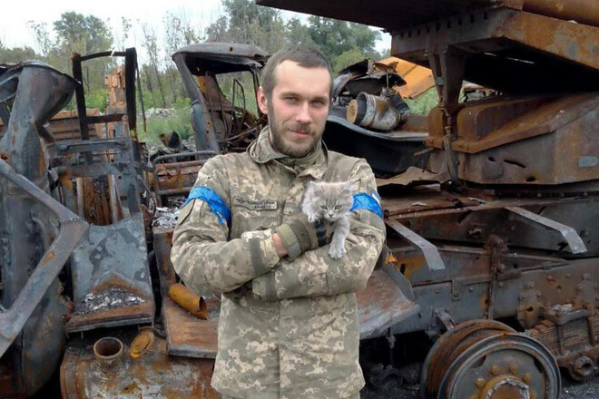 Склоним головы. Боевой медик, фанат Нивы погиб от пули снайпера