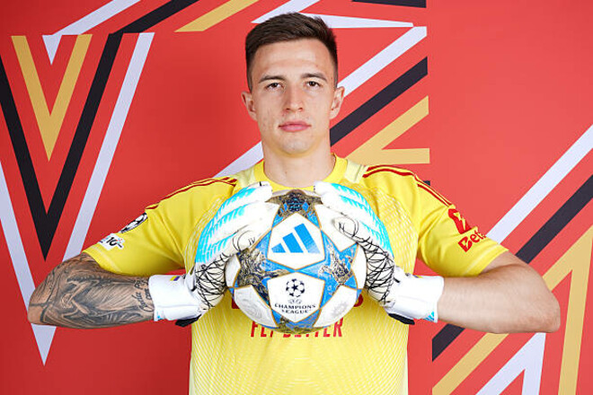 В Португалии выбрали лучшего игрока Бенфики в матче ЛЧ. Это украинец