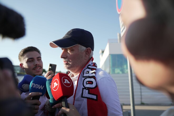 Моуриньо уже в Португалии. Он потенциально новый тренер Трубина и Судакова