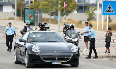 ФОТО. Моуріньо прибув на базу Бенфіки. Приїхав на подарунку Абрамовича