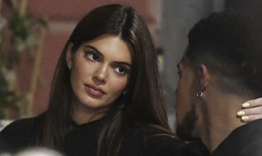 ФОТО. Баскетболист НБА сошелся с супермоделью. У нее 285 млн фолловеров