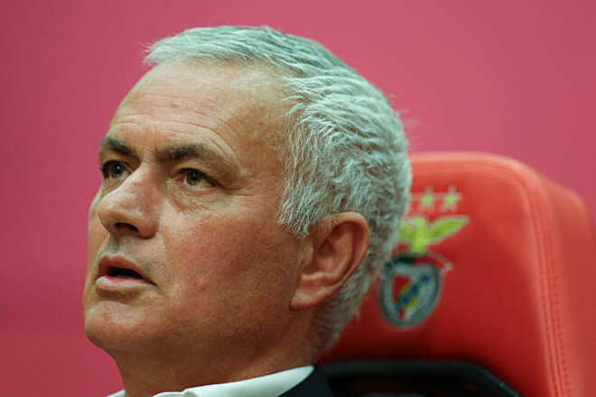 Фенербахче розізлився на Моуріньо після переходу тренера в Бенфіку