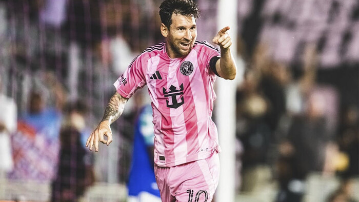 ВІДЕО. Три симпатичні моделі закликали Мессі підписатися на їх OnlyFans