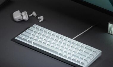 Keychron выпустила первую в мире клавиатуру полностью из керамики