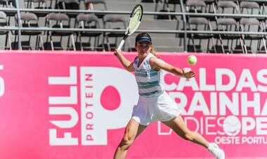 Снигур завершила выступления на турнире в Португалии, уступив 236-й ракетке