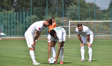 Француз и бразилец. Ворскла просматривает двух новичков
